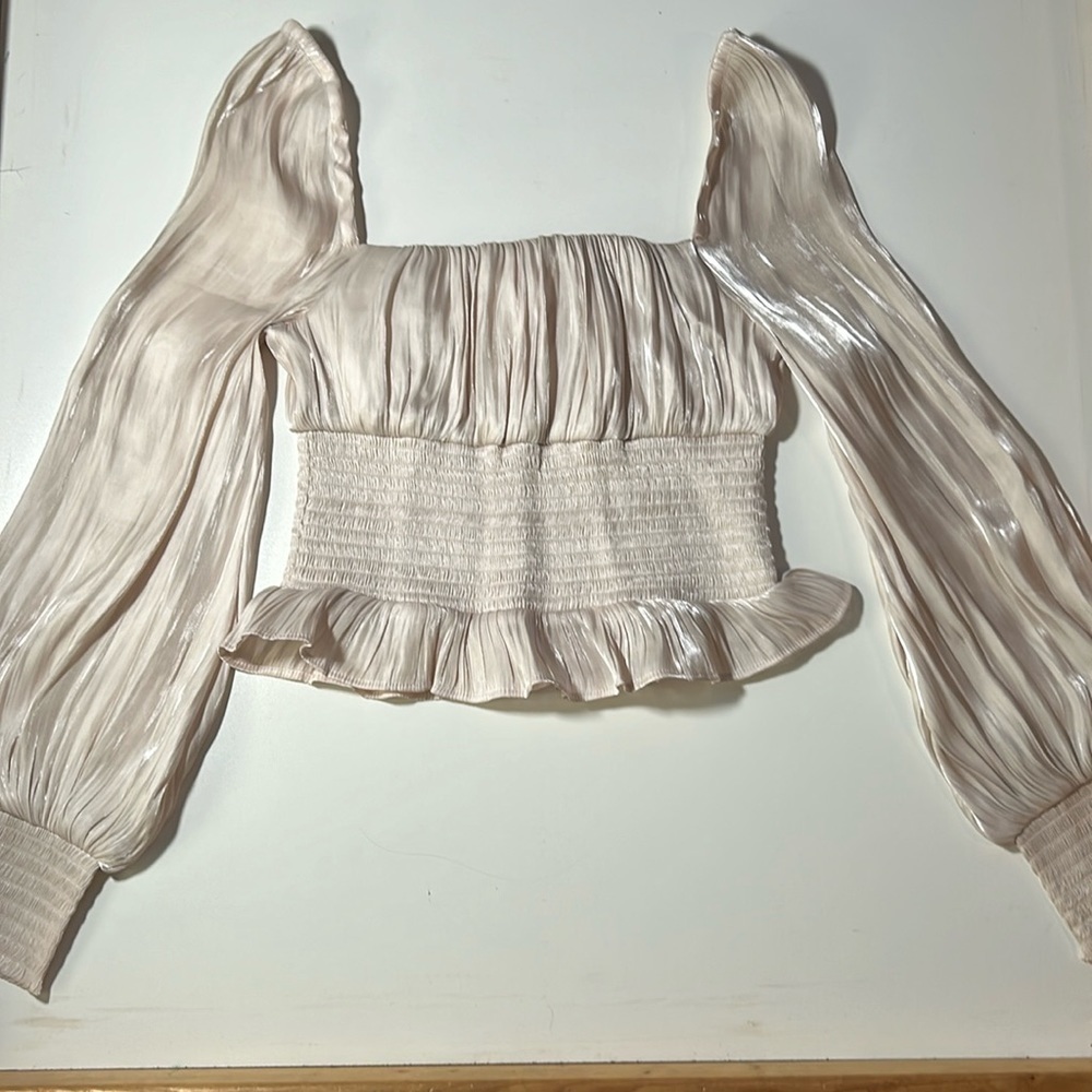 Lovers + Friends Rose Gold Long Sleeve Smocked Metallic Sheen Peasant Top Sz S K
